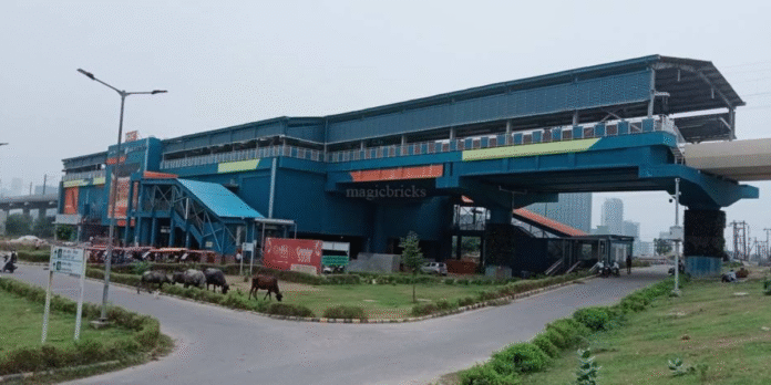 Sector 135 Noida Nearest Metro Station